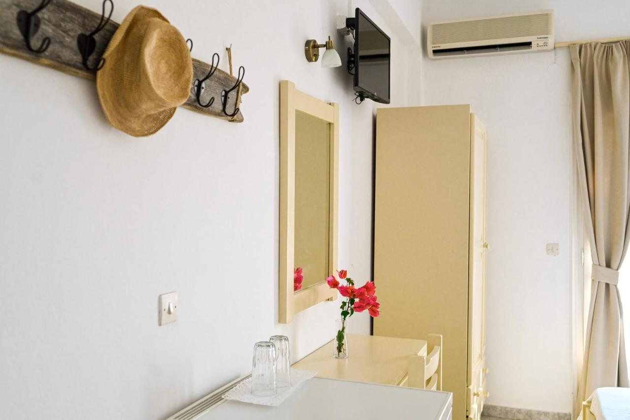Beachfront Bocamviglies Rooms - Naoussa Bespoke View Kültér fotó