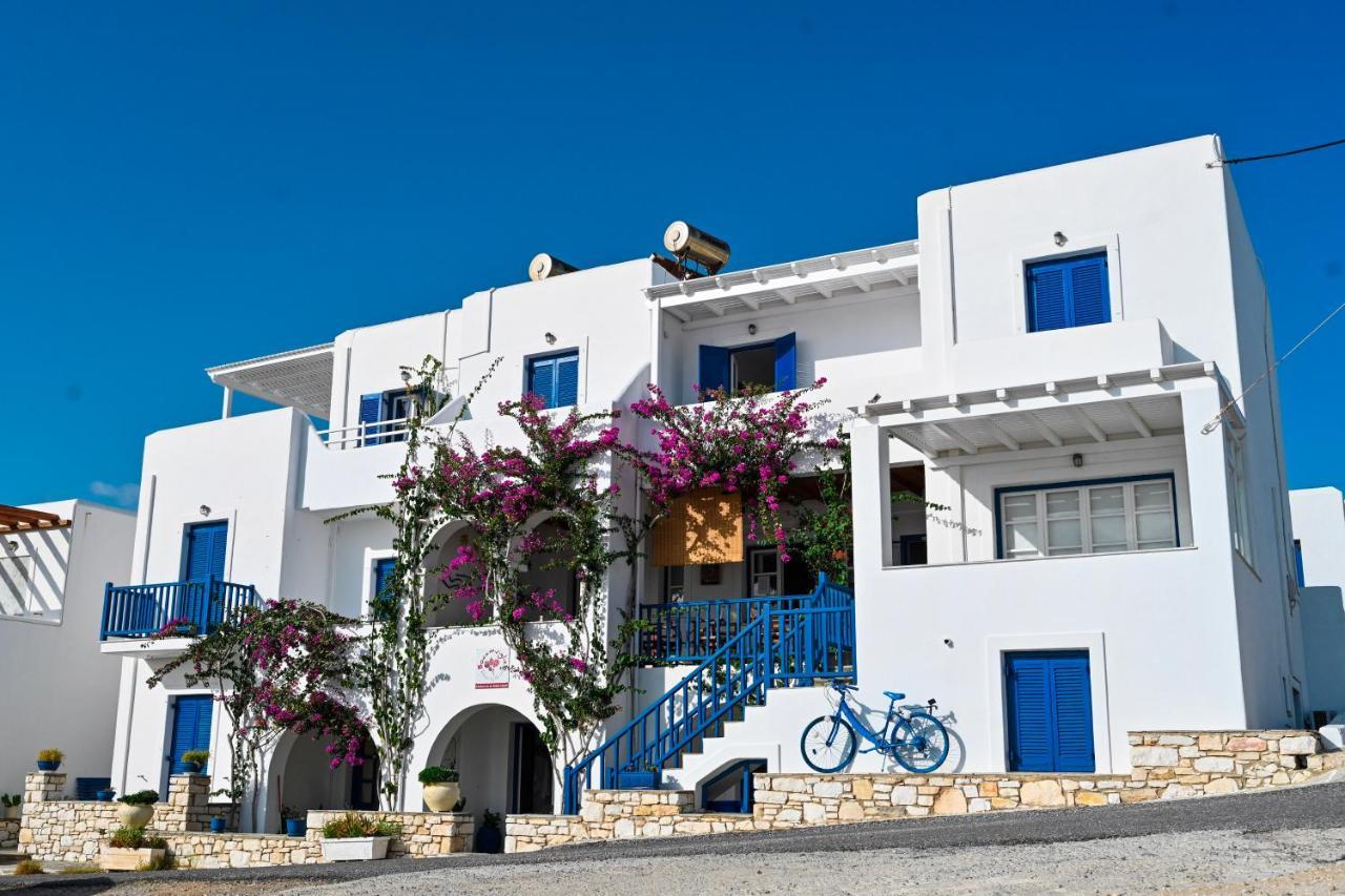Beachfront Bocamviglies Rooms - Naoussa Bespoke View Kültér fotó